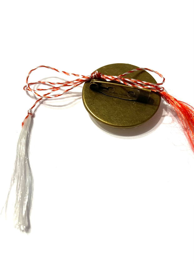 Brosa - martisor cu broderie manuala