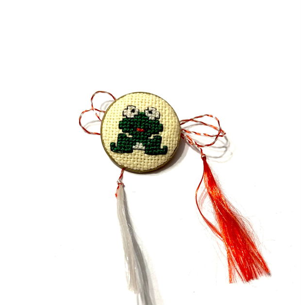 Brosa - martisor cu broderie manuala