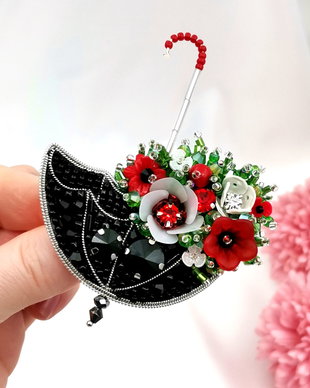 Rezervat Broșă Umbrela - Black Umbrella Flowers