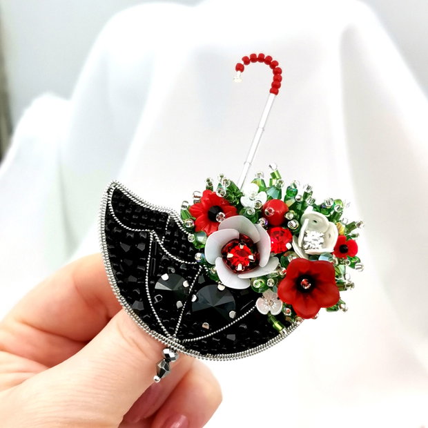 Rezervat Broșă Umbrela - Black Umbrella Flowers