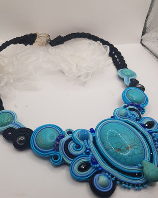 Colier soutache