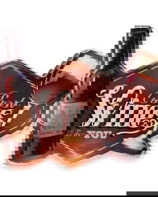 Decoratiune metalica cu o reclama la vinuri