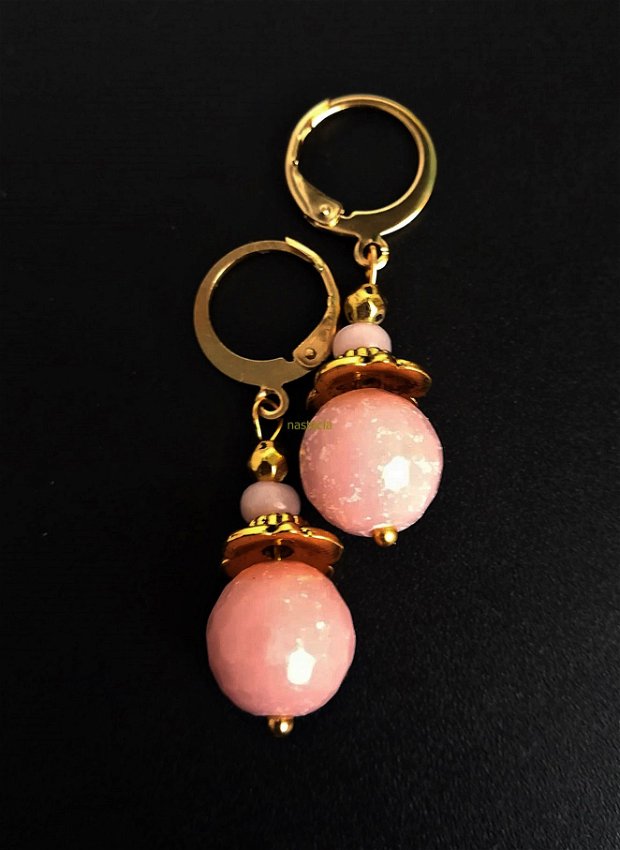 cercei cu opal roz si accesorii placate cu aur