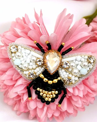 Rezervat Broșă - Stylish Bee