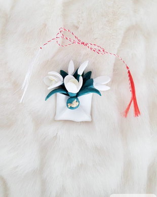 Brosa martisor: Plic cu ghiocei