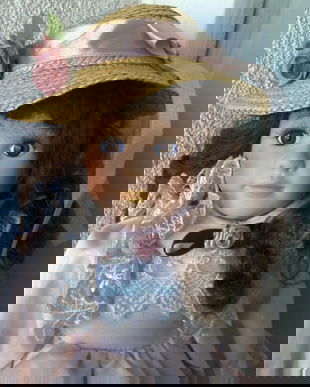 PAPUSA PORTELAN ,DE COLECTIE,D.S.N CU ETICHETE SI SUPORT INALTIME 40 CM