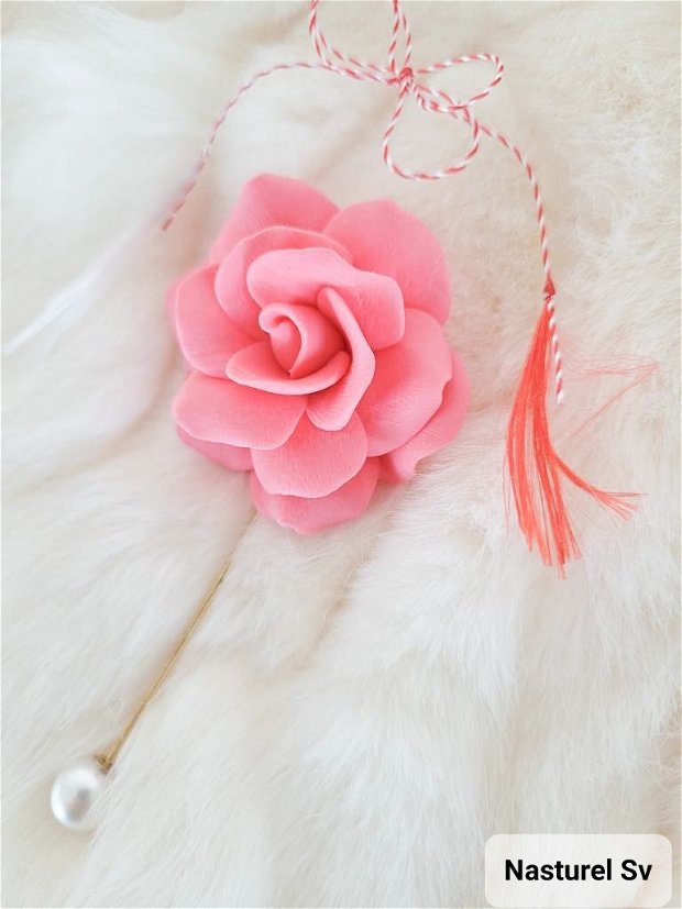 Pin martisor: Trandafir roz