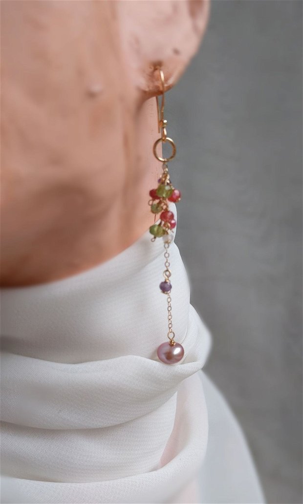 Fairy dust - Cercei  aur filat cu perle blush. Cercei lungi cu safir roz. Cadouri pentru ea, Bijuterii fine