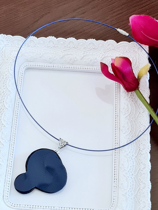 Pandantiv soutache bleumarin cu levănțică