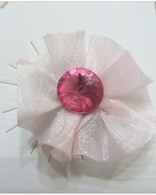 BROSA- FUNDULITA PLISATA ROZ SI CRISTAL SWAROVSKI ROZ-INCHIS