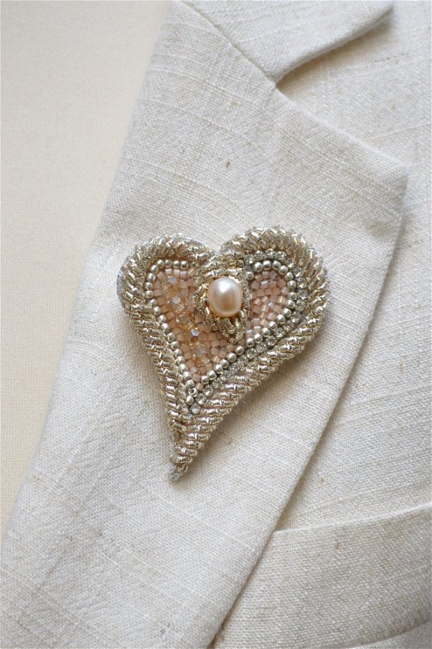 brosa inima roz 3D perla cultura, brosa handmade, accesorii femei, bijuterii cadou accesorii sacou bijuterii handmade