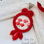 Pandantiv rosu cu maci, Pandantiv soutache