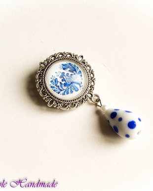 Floare albastra - brosa martisor flori