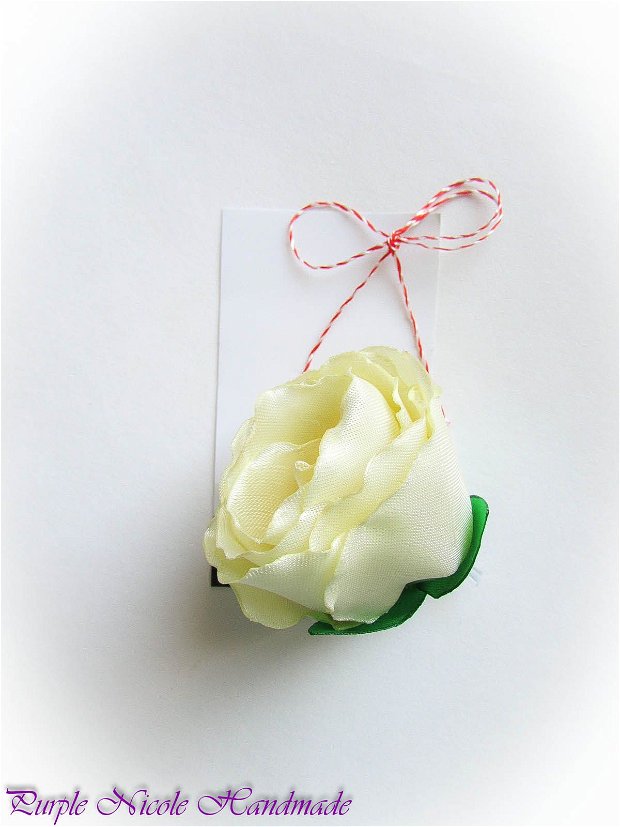 Delicat - brosa trandafir alb unt
