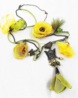 colier lung floral insorit
