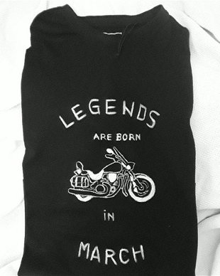 Tricou pentru barbati pictat manual si personalizat