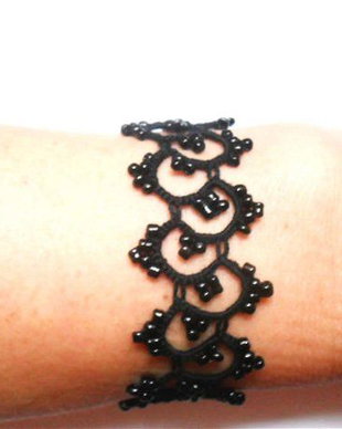 Bratara dantela neagra cu margelute negre, bratara dantela frivolite