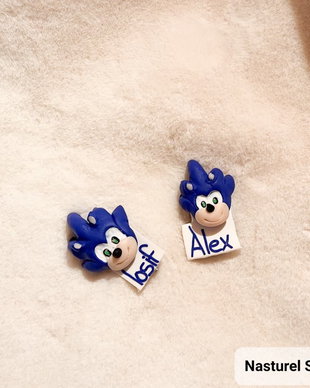 Brosa martisor personalizata: Sonic
