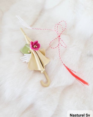 Brosa martisor: Lady