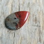Cabochon jasp rosu cu pirita, 30x20 mm