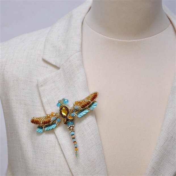 brosa libelula auriu turcoaz 3D Swarovski handmade, brosa insecta, accesorii femei, bijuterii cadou