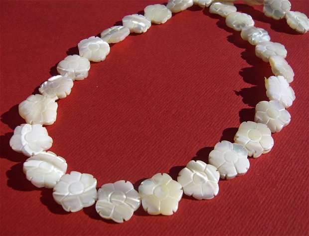 Sidef alb floricica gravata aprox 3.5-4x12 mm