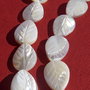 Sidef alb frunza gravata aprox 2.5-3.5x10x14 mm