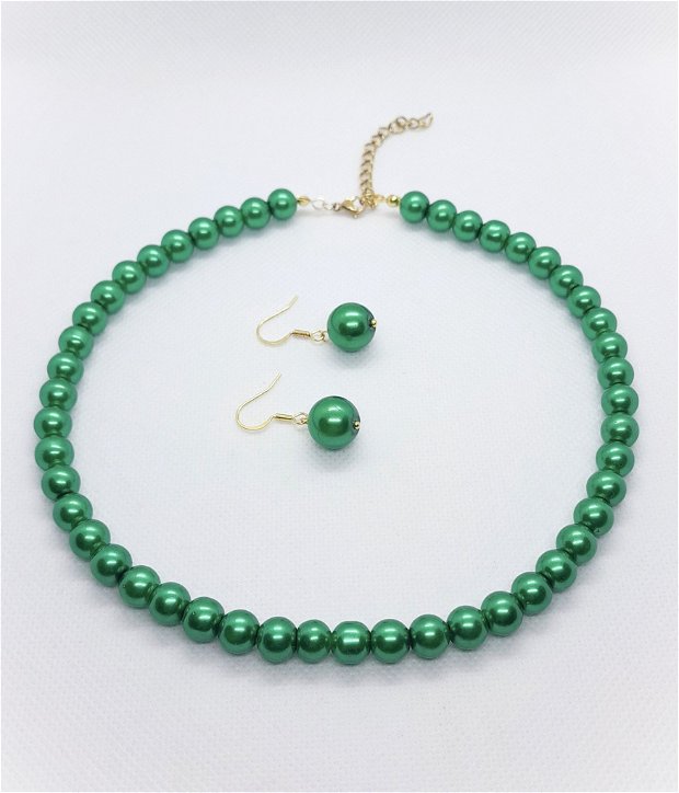 Set colier si cercei din perle de sticla - verde