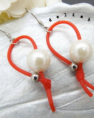 Cercei statement handmade - contemporan -perle acrilice (cod977)