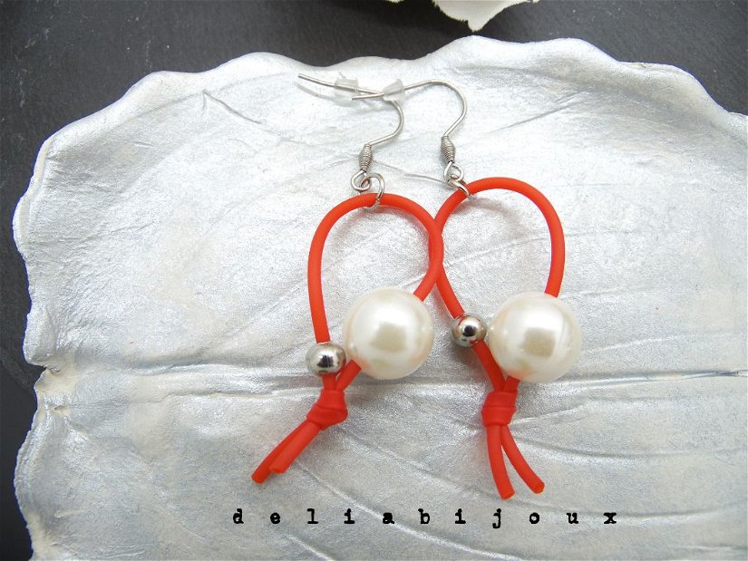 Cercei statement handmade - contemporan -perle acrilice (cod977)