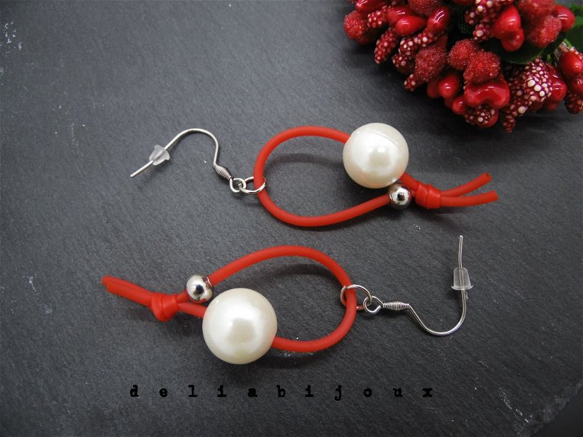 Cercei statement handmade - contemporan -perle acrilice (cod977)