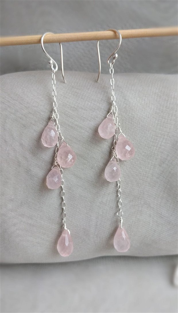 Floating -Cercei lungi cuart roz. Pietre semipretioase roz. Idee cadouri pentru ea.Cercei din argint handmade.