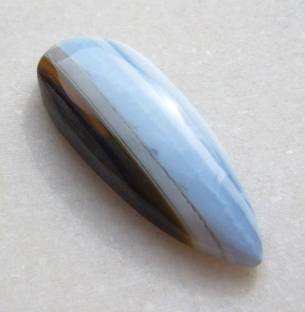 Cabochon din blue opal (lucrat manual in India) aprox 6x14x37.5 mm