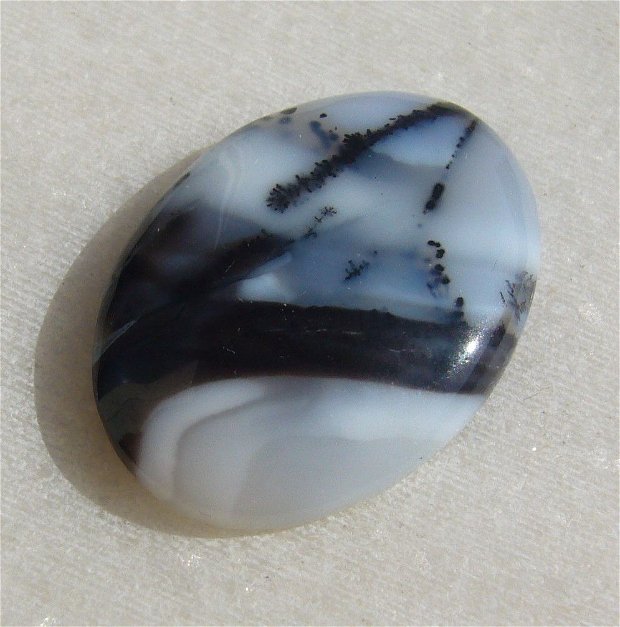 Cabochon opal dendritic aprox 4.8x19x26.5 mm