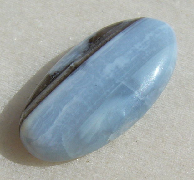 Cabochon din blue opal (lucrat manual in India) aprox 6x17x33 mm