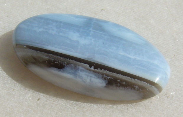 Cabochon din blue opal (lucrat manual in India) aprox 6x17x33 mm