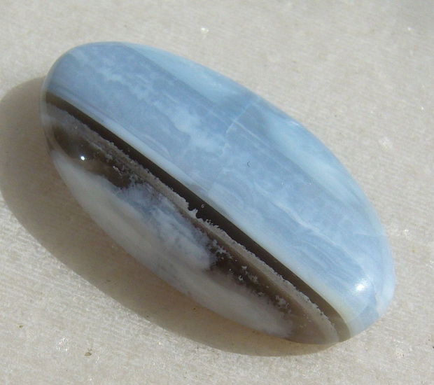 Cabochon din blue opal (lucrat manual in India) aprox 6x17x33 mm