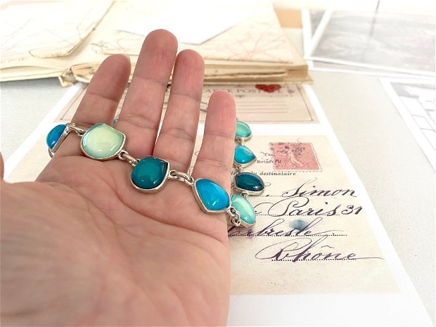 Colier vintage cu pietre albastre diferite nuante・Colier vintage・Colier la baza gatului