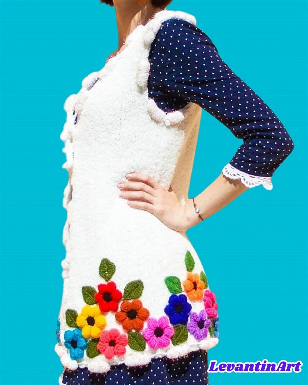 Vesta alba decorata cu flori 3D multicolore. Vesta dama lunga pentru femei. Vesta/ilic handmade