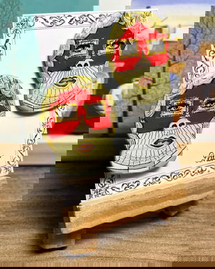 Cercei pictati manual dupa Dali