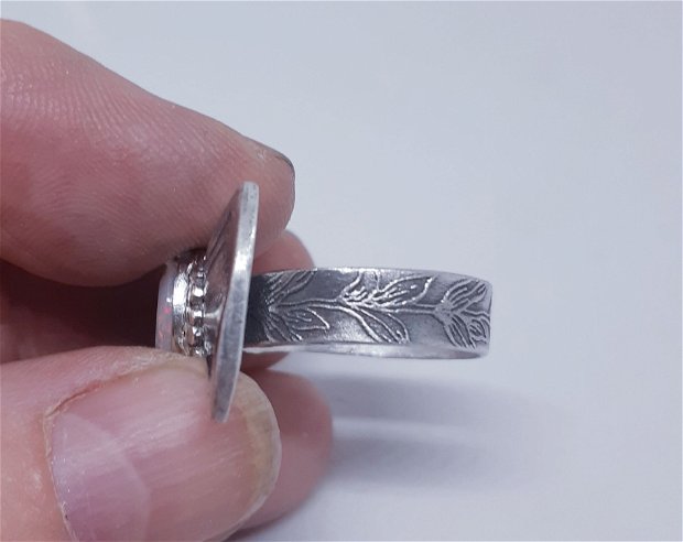 Inel unicat din argint pur, in forma de funda, cu un marquise de opal etiopian