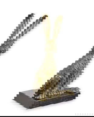 Iepure sezand-statueta din bronz cu un soclu din marmura