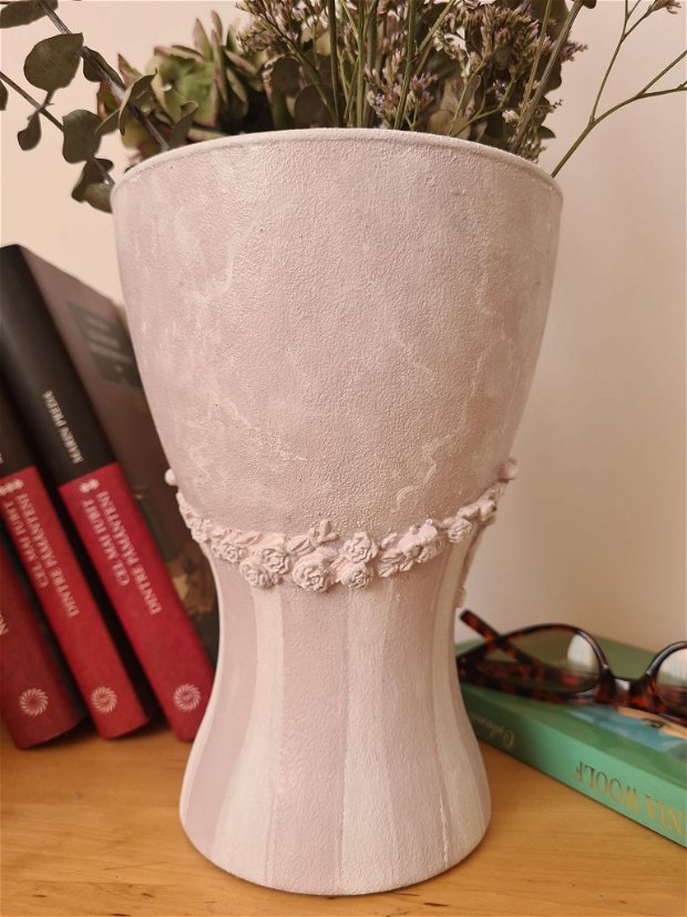 Vaza decorata manual