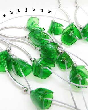 Set bijuterii statement handmade unicat - PET-uri (plastic) reciclate - flori (cod988)