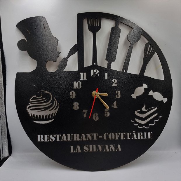 Ceas personalizat pentru restaurant