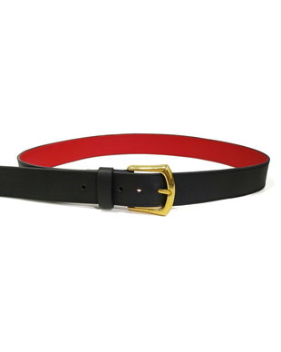 Curea neagra din piele