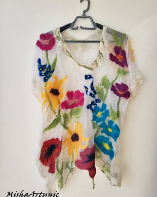 VANDUT - Bluza din matase naturala si flori impaslite