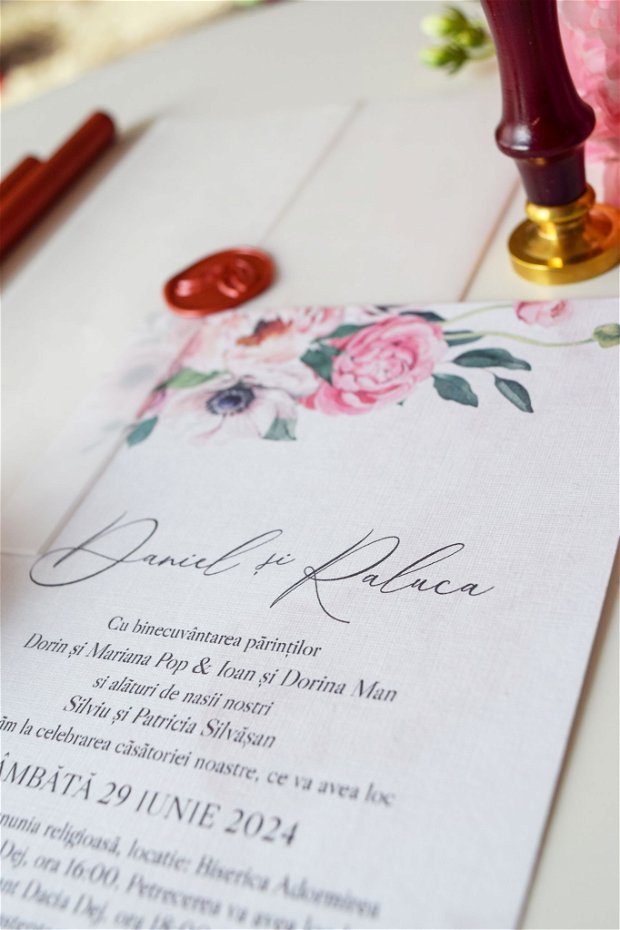Invitație nuntă Pink Love învelită în hârtie calc și sigiliu din ceară