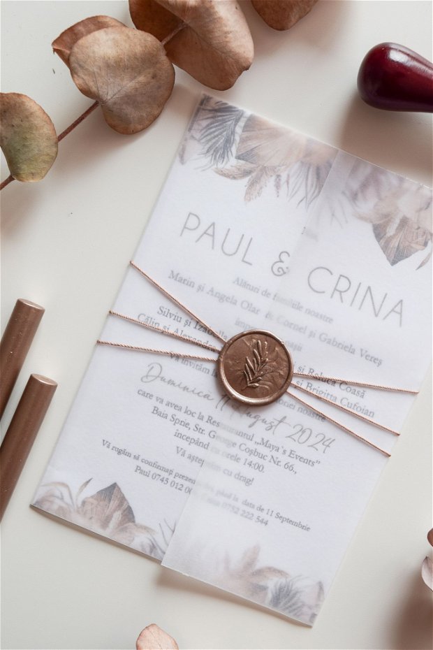 Invitație nuntă Fall in love învelită în hârtie calc, șnur și sigiliu din ceară