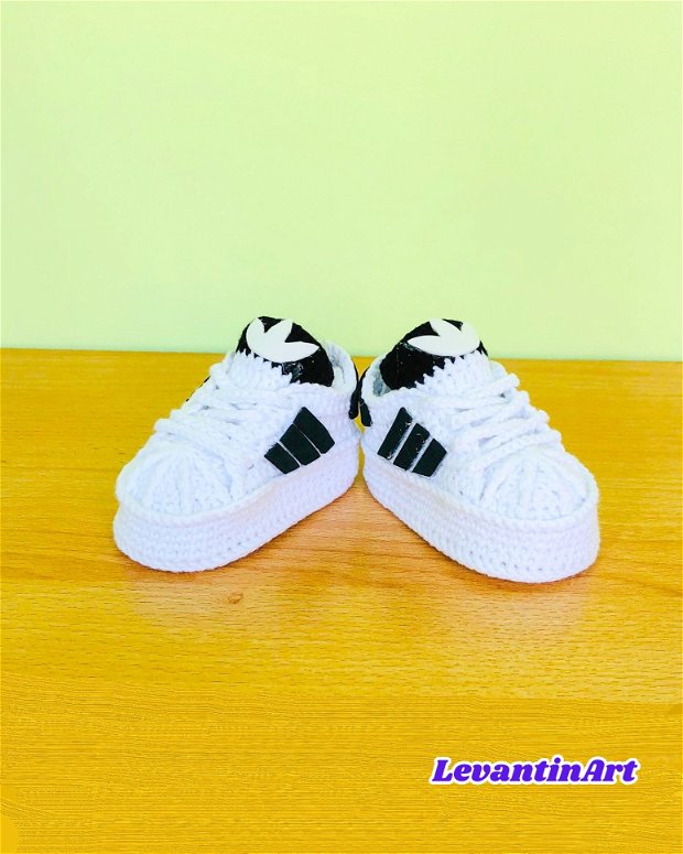 Botosei pentru bebelusi 0-6 luni imitatie Adidas.  Incaltaminte nou-nascut handmade. LA COMANDA